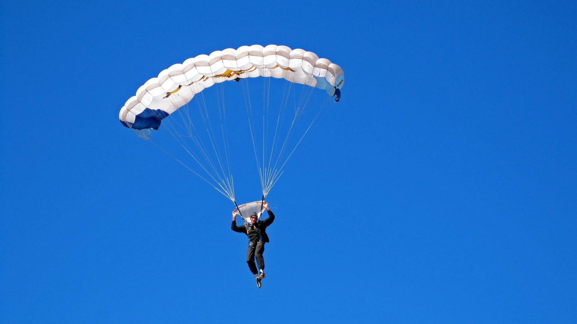 《职业选手的心理调适：高压环境下的冠军心态》