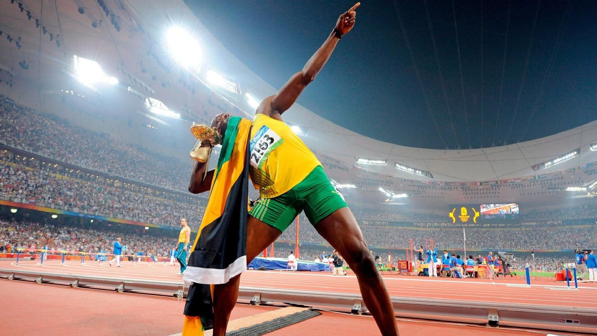 传统花式跳绳比赛，绳圈中的技巧与活力